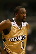 Wizards Gilbert Arenas and Javaris Crittenton pull pistols on each other
