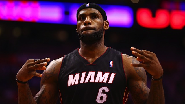 LeBron James Dominates Phoenix With 37 Points (VIDEO) | SLAM