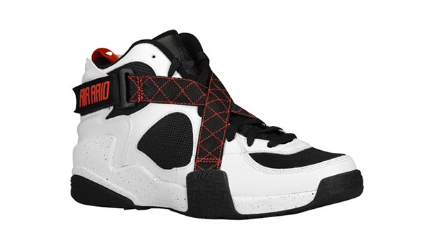 Kick of the Day: The Nike Air Raid is Out Now