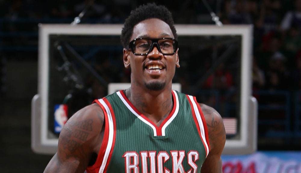 Larry Sanders Nearly Shoots on Wrong Basket (VIDEO)