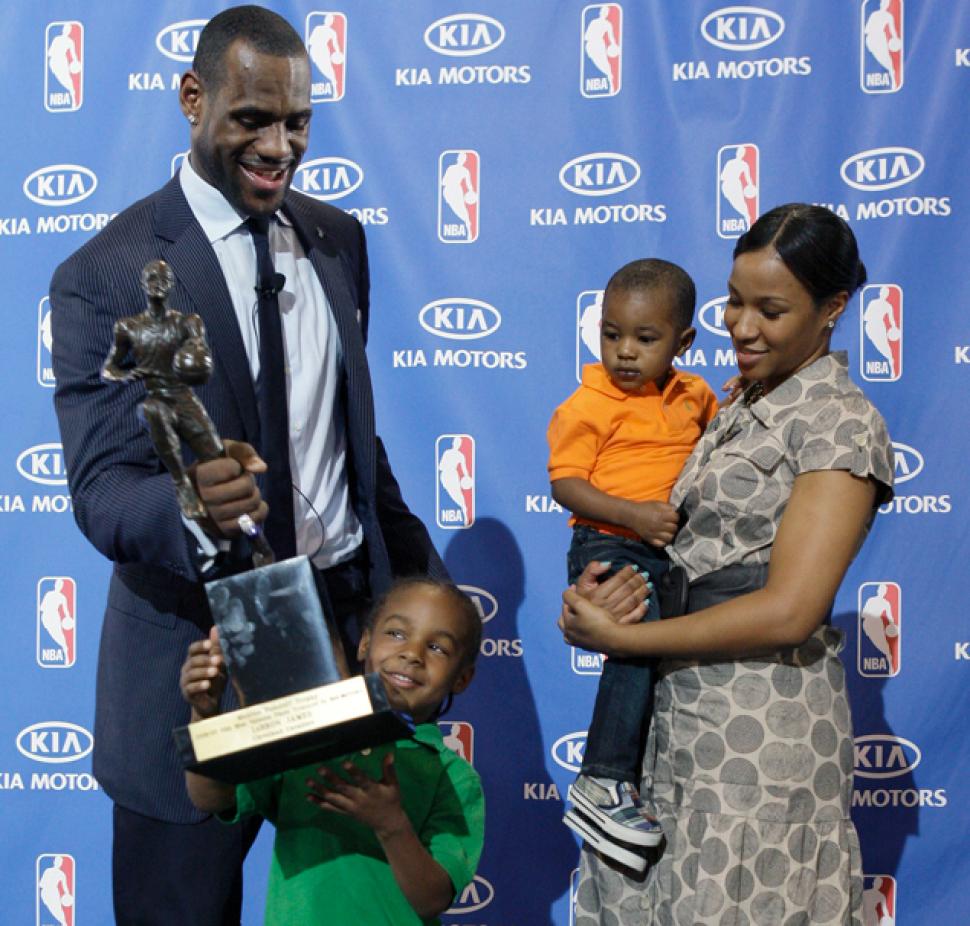 lebron james and his kids