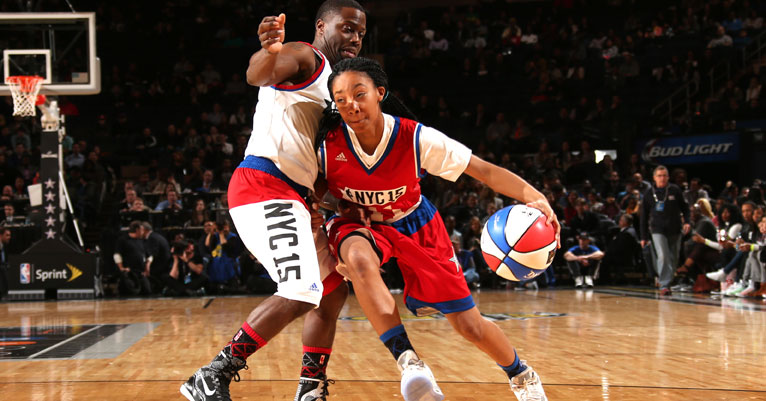 Mo Ne Davis Spins Past Kevin Hart In Celebrity Game Video Mo Ne Davis Spins Past Kevin Hart In Celebrity Game Video