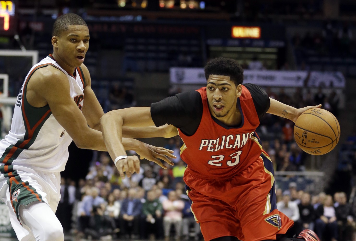 Anthony Davis Drops CareerHigh 43 Points on the Bucks (VIDEO)