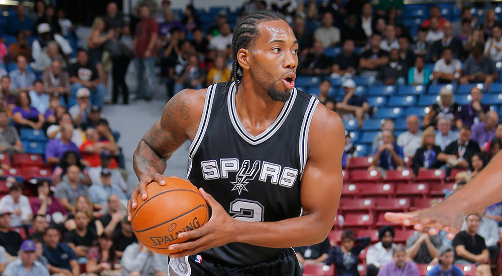 Kawhi Leonard drops season-high 43 points in dominant outing vs