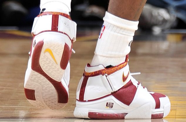 crenshaw lebron shoes