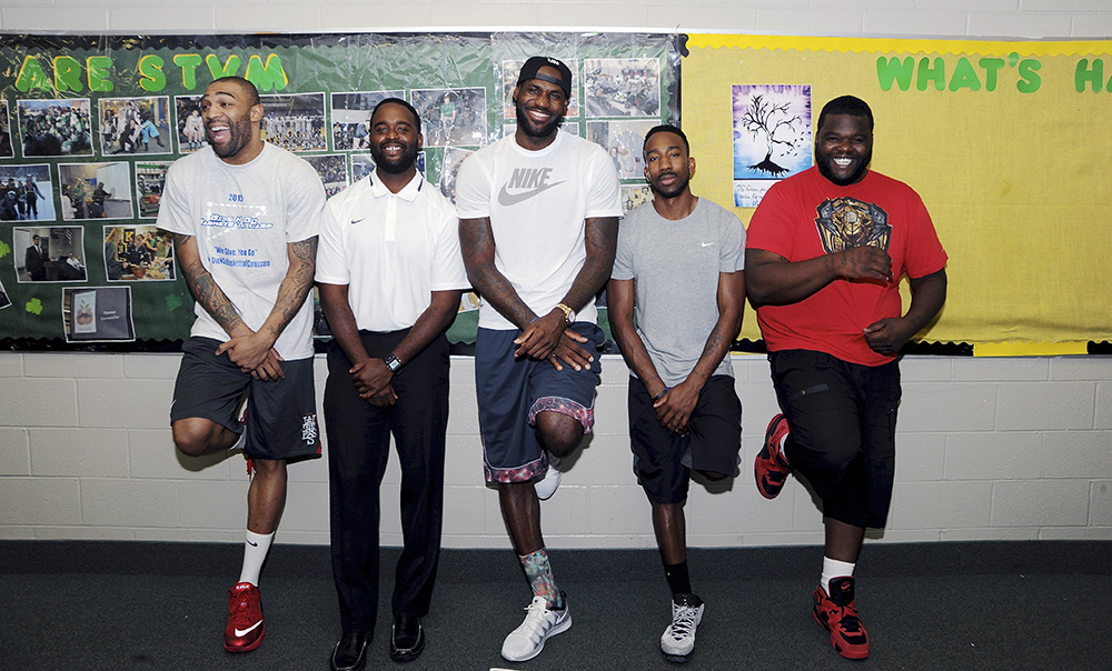 LeBron James and the Fab 5: Where former high school teammates and friends  are now