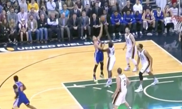Stephen Curry Tips Rebound To Himself For Three-Pointer ...