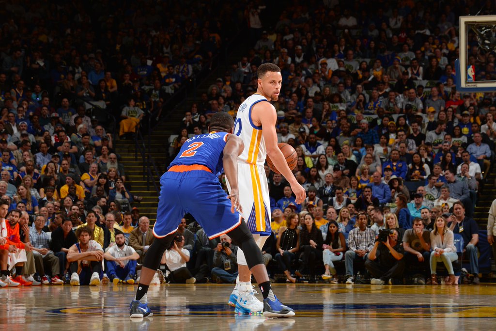 Watch: Stephen Curry Torches The Knicks With 34 Points 