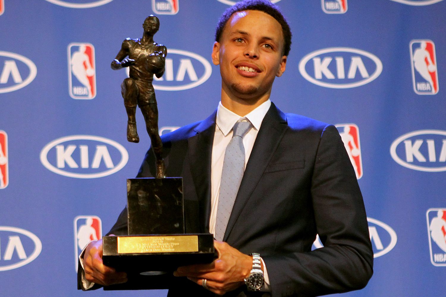 Report Stephen Curry Wins Second Consecutive MVP Award SLAM