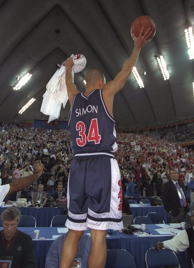 31 Mar 1997: Guard Miles Simon of the Arizona Wildcats celebrates during a championship game against the Kentucky Wildcats at the RCA Dome in Indianapolis, Indiana. Arizona won the game, 84-79. Mandatory Credit: Brian Bahr /Allsport