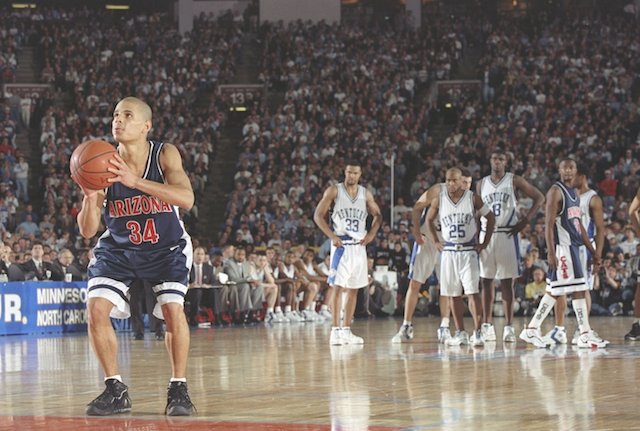 31 Mar 1997: Guard Miles Simon of the Arizona Wildcats prepares to soot the ball during the NCAA Championship game against the Kentucky Wildcats at the RCA Dome in Indianapolis, Indiana. Arizona won the game 84-73.