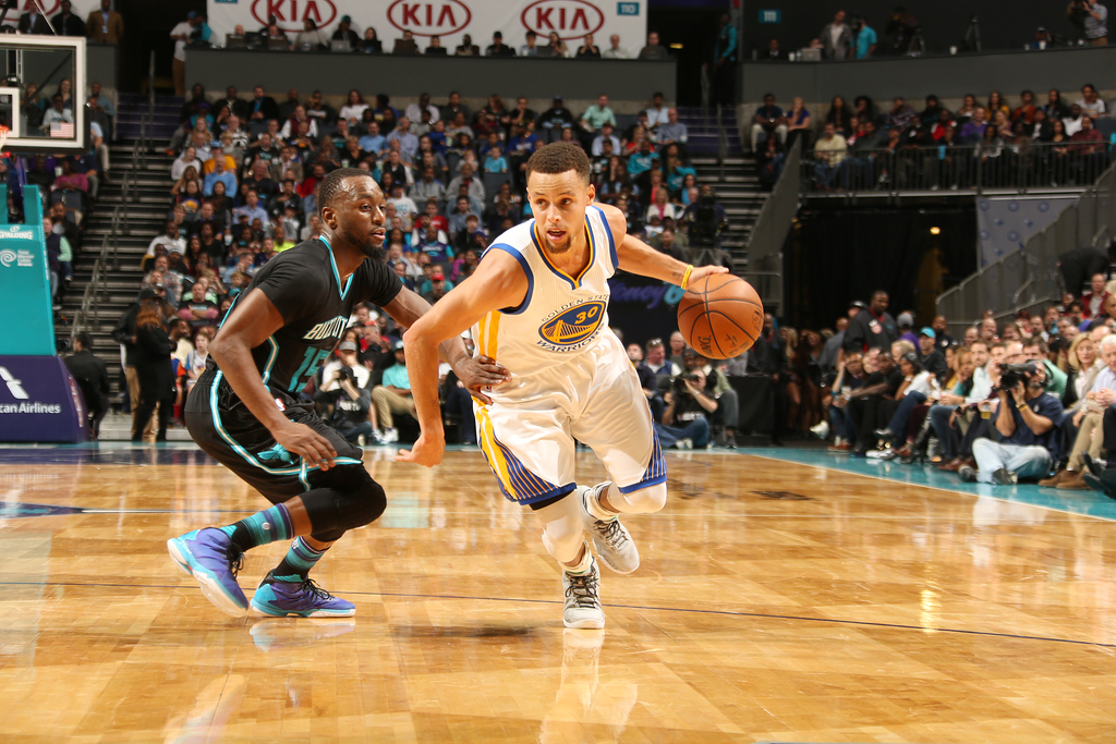 Stephen Curry Says He's Thought About Playing for His Hometown Team, the  Charlotte Hornets