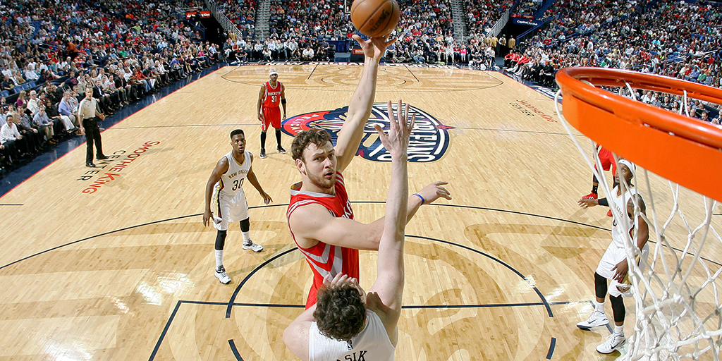 Pelicans Sign Donatas Motiejunas