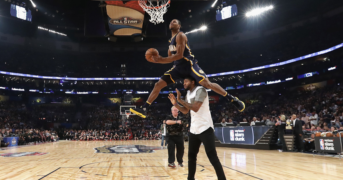 basketball player dunking