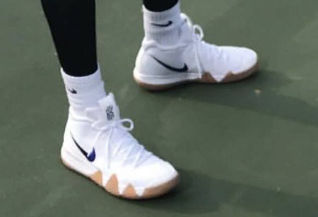 sneaks up kyrie 4