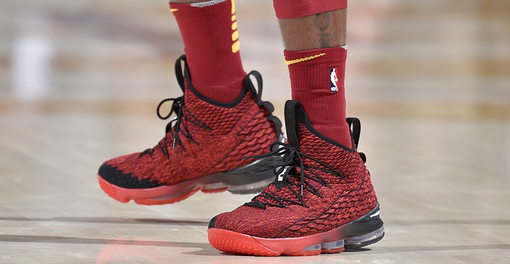 lebron knicks sneakers