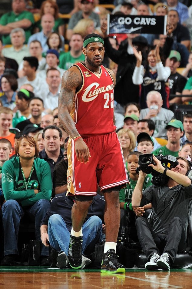 lebron wearing lebron 4