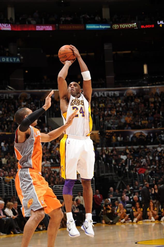 Sneaker Moments: Kobe Bryant Burns the Suns for 42 Points in the Nike ...