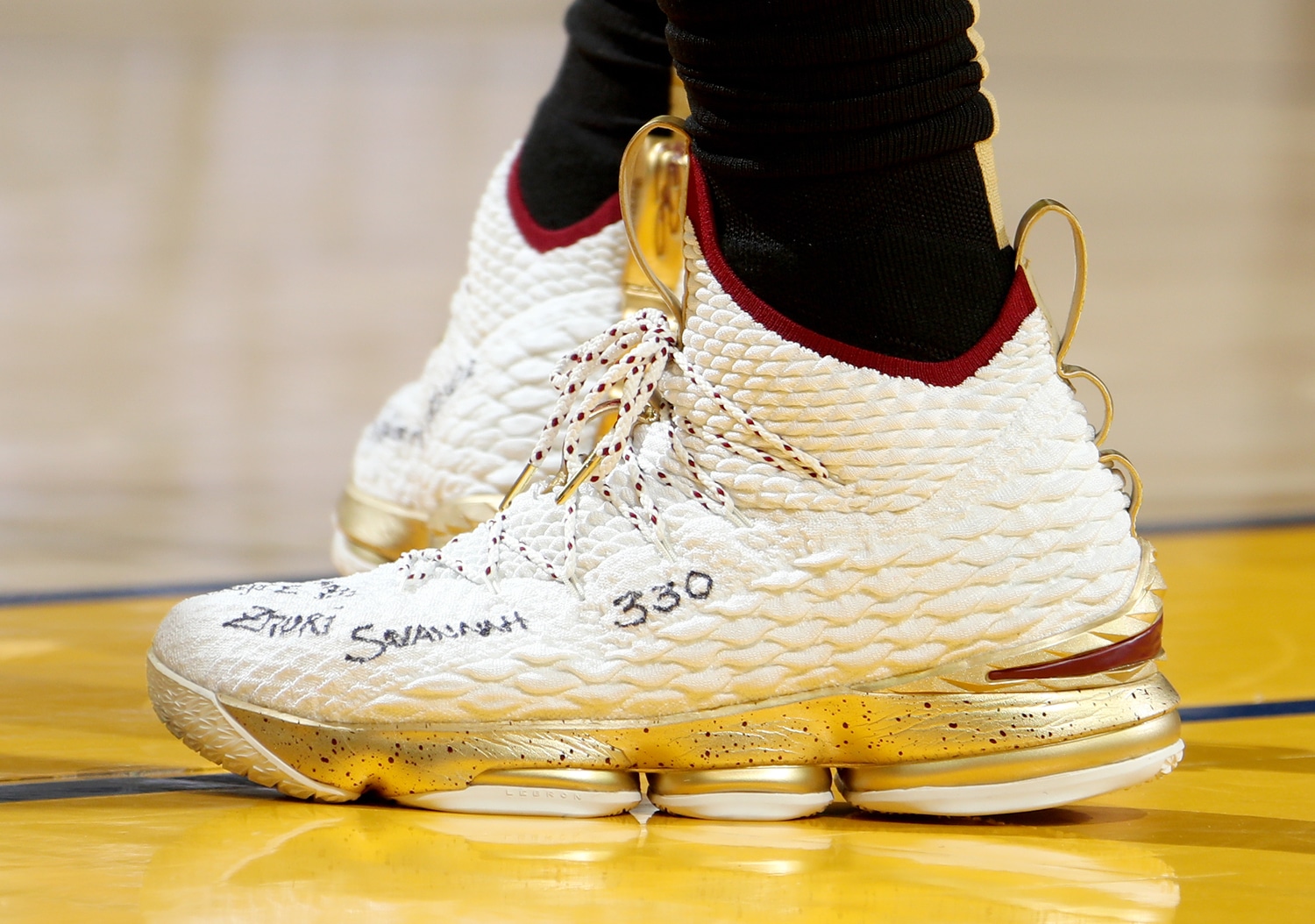 lebron shoes today's game