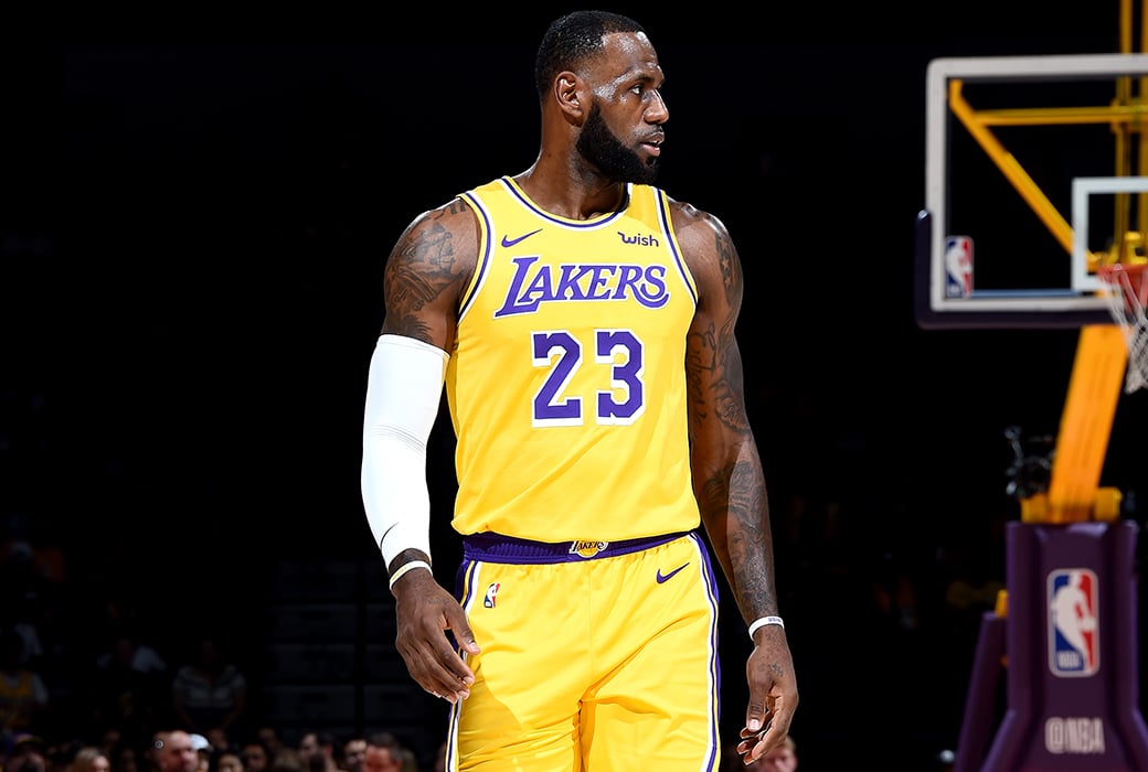 Lebron James Scores 9 Points In Preseason Debut With Lakers