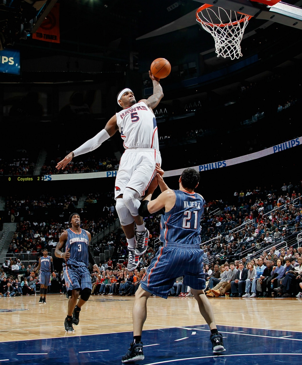 Atlanta Hawks' Josh Smith heads toward the basket during the NBA