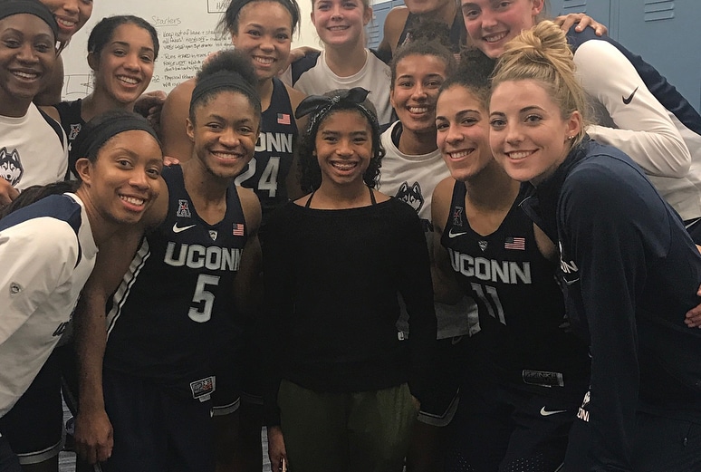 Gianna Bryant honored by UConn women's basketball team in touching tribute  - CBS News