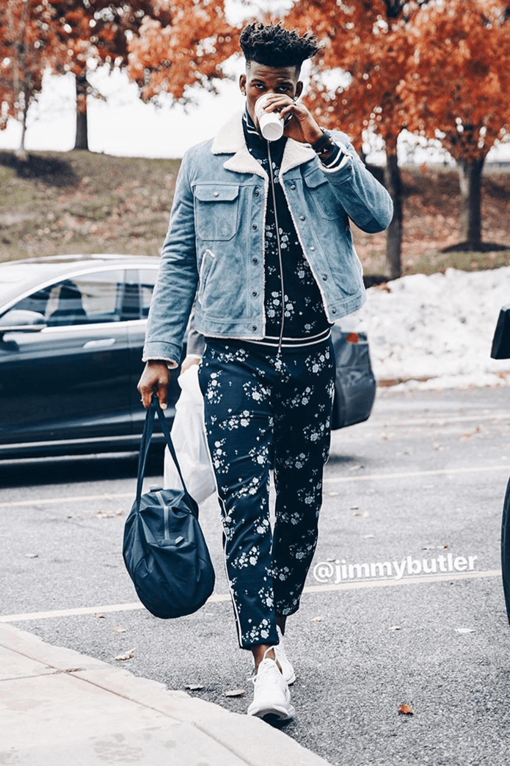 ProTrending - Peep @bradbeal3 stepping out in a @louisvuitton new walkers  dna shirt paired with the brands oberkampf ankle boot before #Wizards x  #Hornets game Tuesday night. #protrending #stylelikeapro #nbastyle (📷  @washwizards)