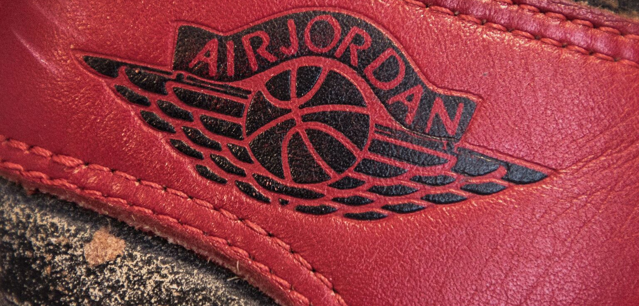 air jordan logo shoes