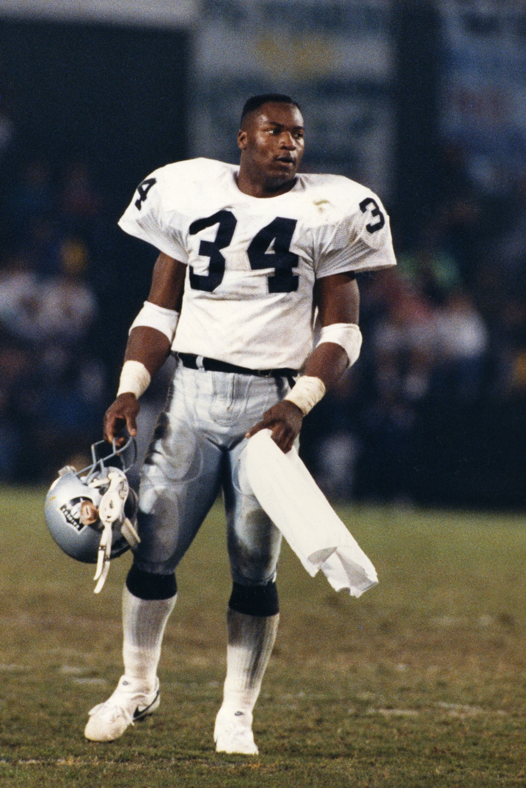 bo jackson shoes with 34 on the back