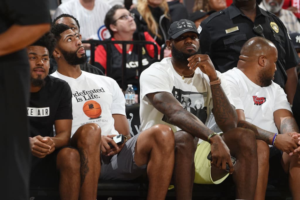 Lakers Experiment With LeBron James at Point Guard, Anthony Davis at Center