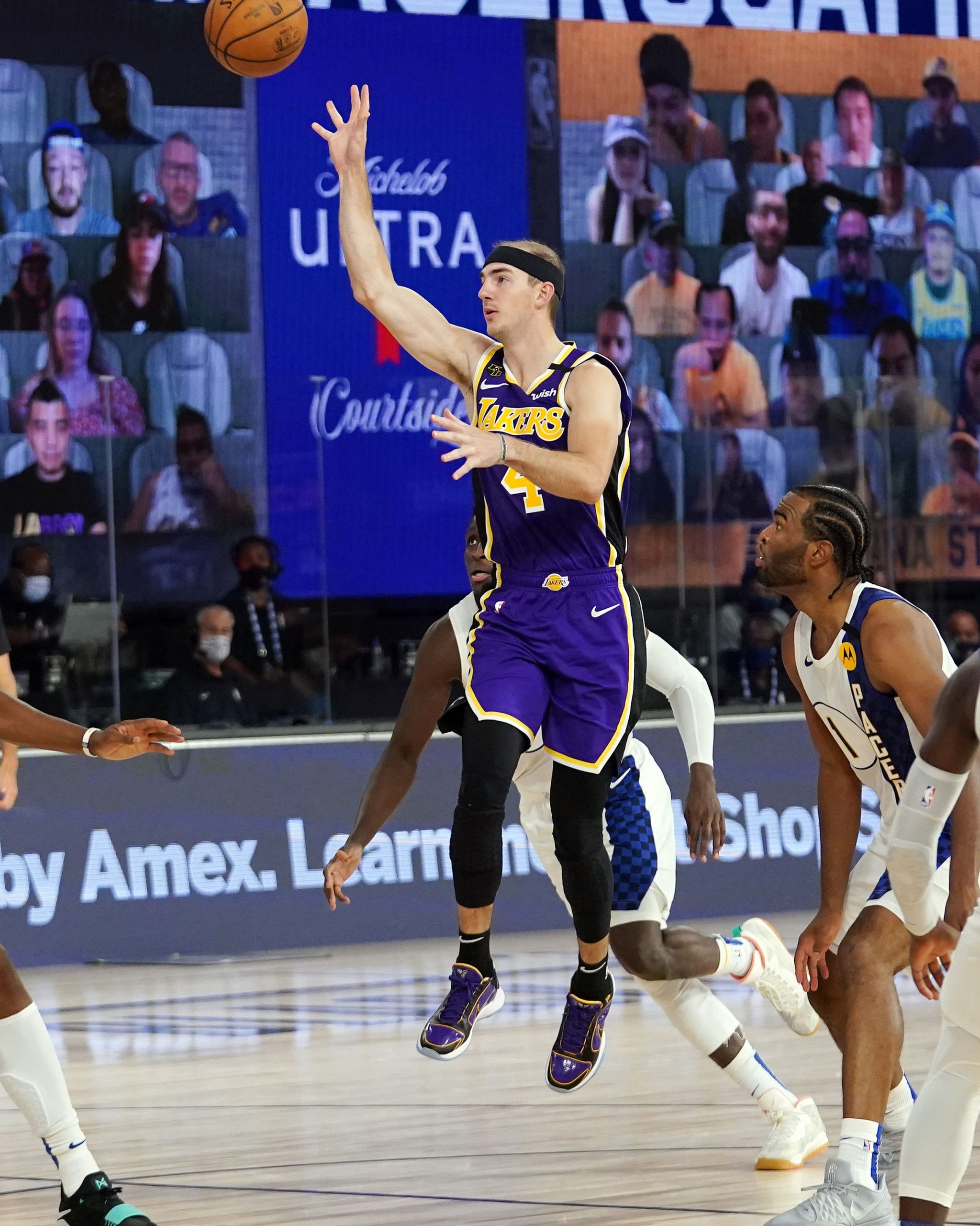 Lakers' Alex Caruso skips sister's Texas wedding to stay in NBA bubble