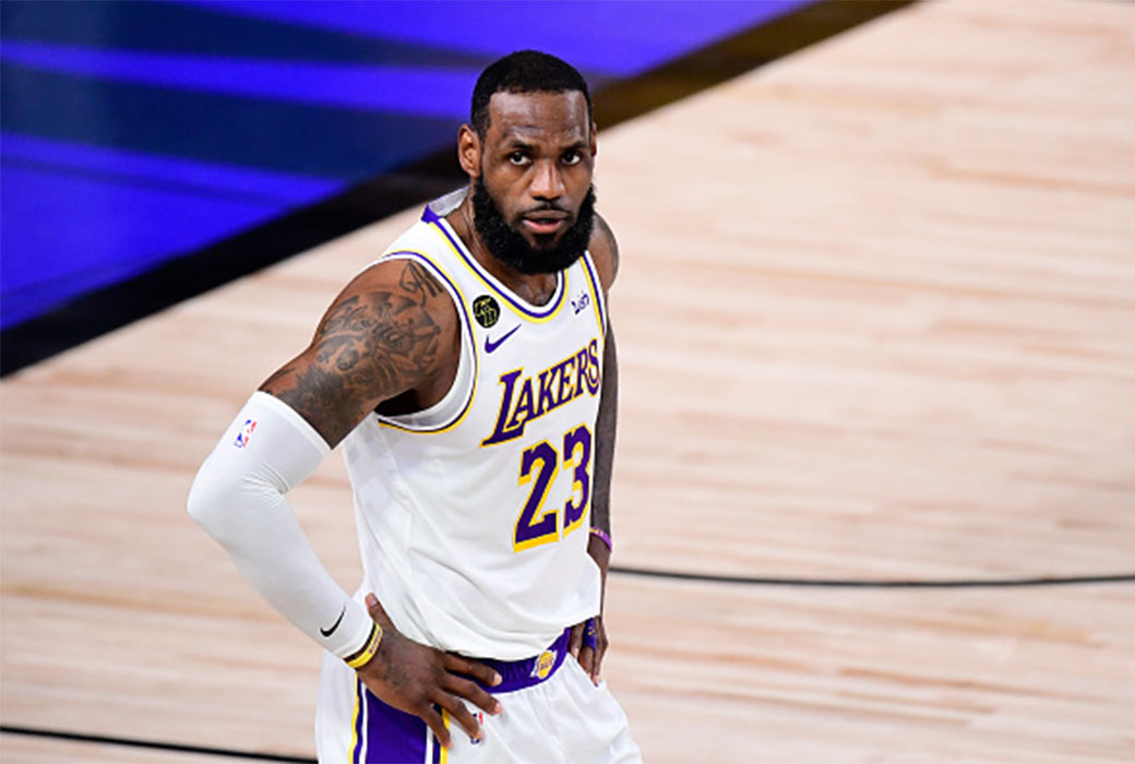 LeBron James Signs Extension With Lakers