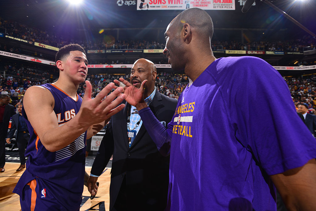 Kobe Bryant Gives Advice & Signed Shoes To Devin Booker, Writes