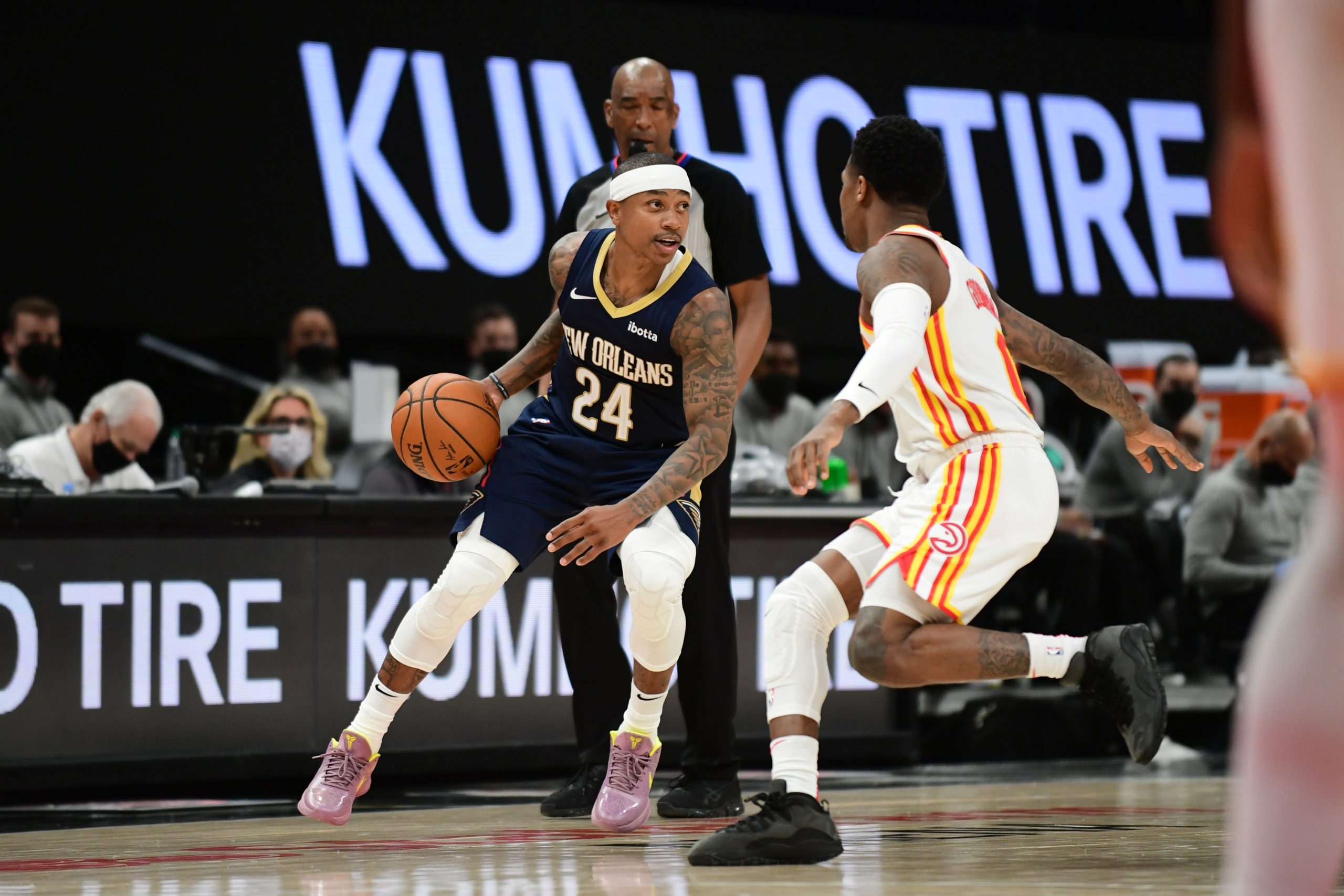 Former Husky star Isaiah Thomas dazzles at Crawsover Pro-Am with