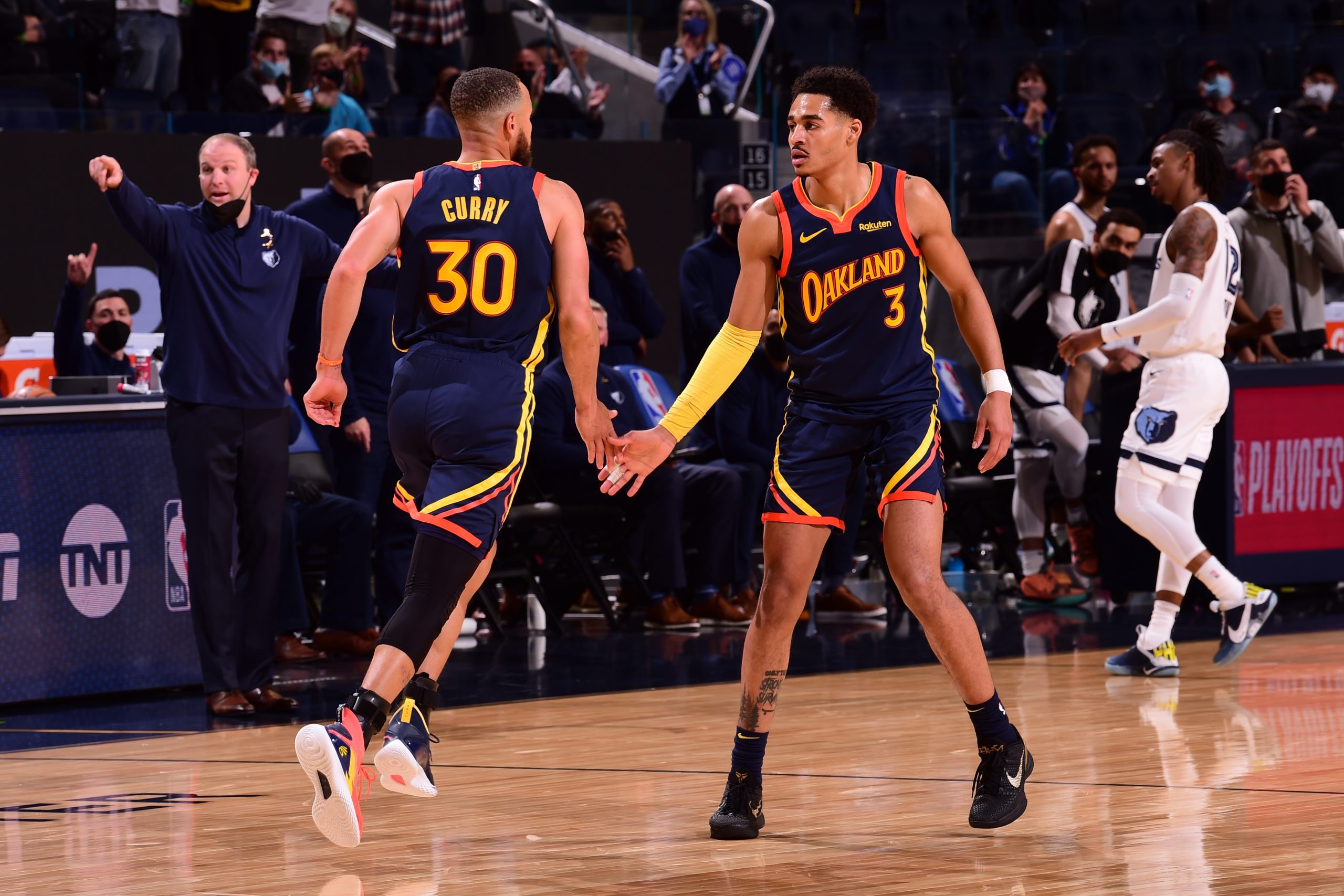 Stephen Curry Supports Jordan Poole Through Shooting Performance SLAM