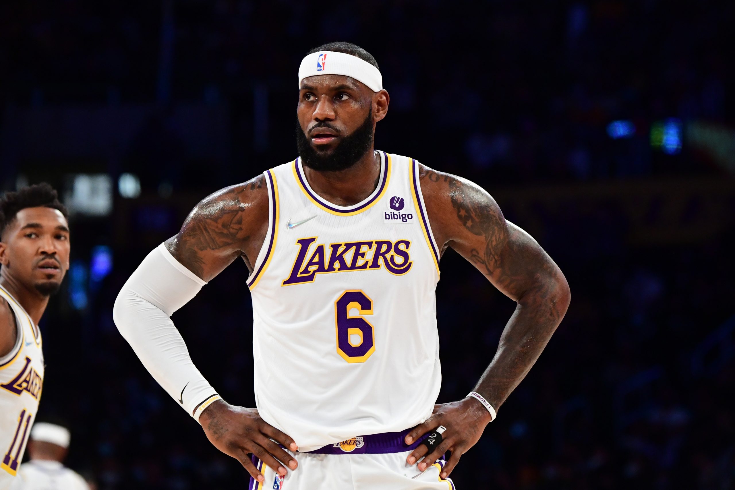 LeBron On The Mend, Expected to Miss a Week With Abdominal Strain