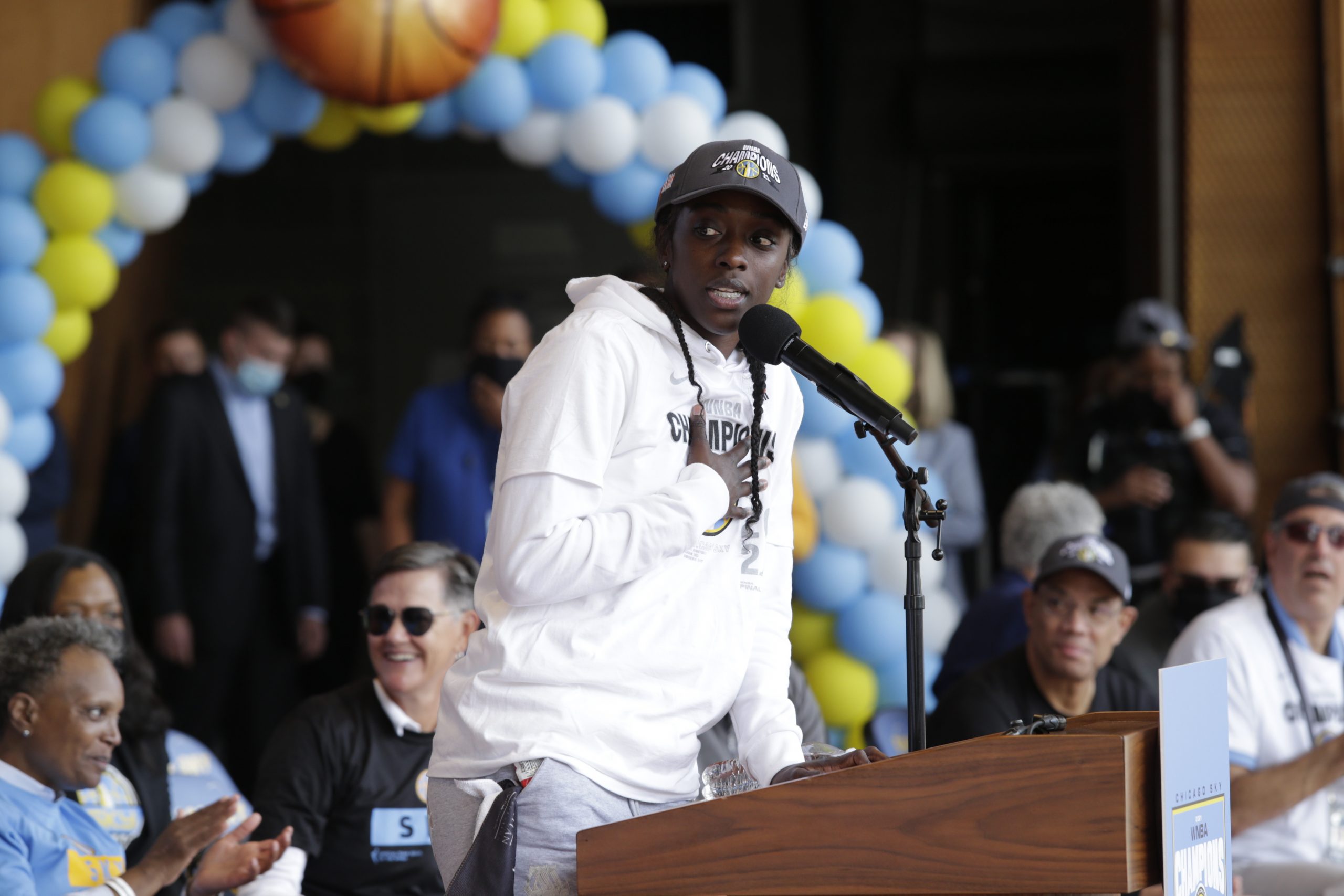 Chicago Sky Re-Sign 2021 Finals MVP Kahleah Copper