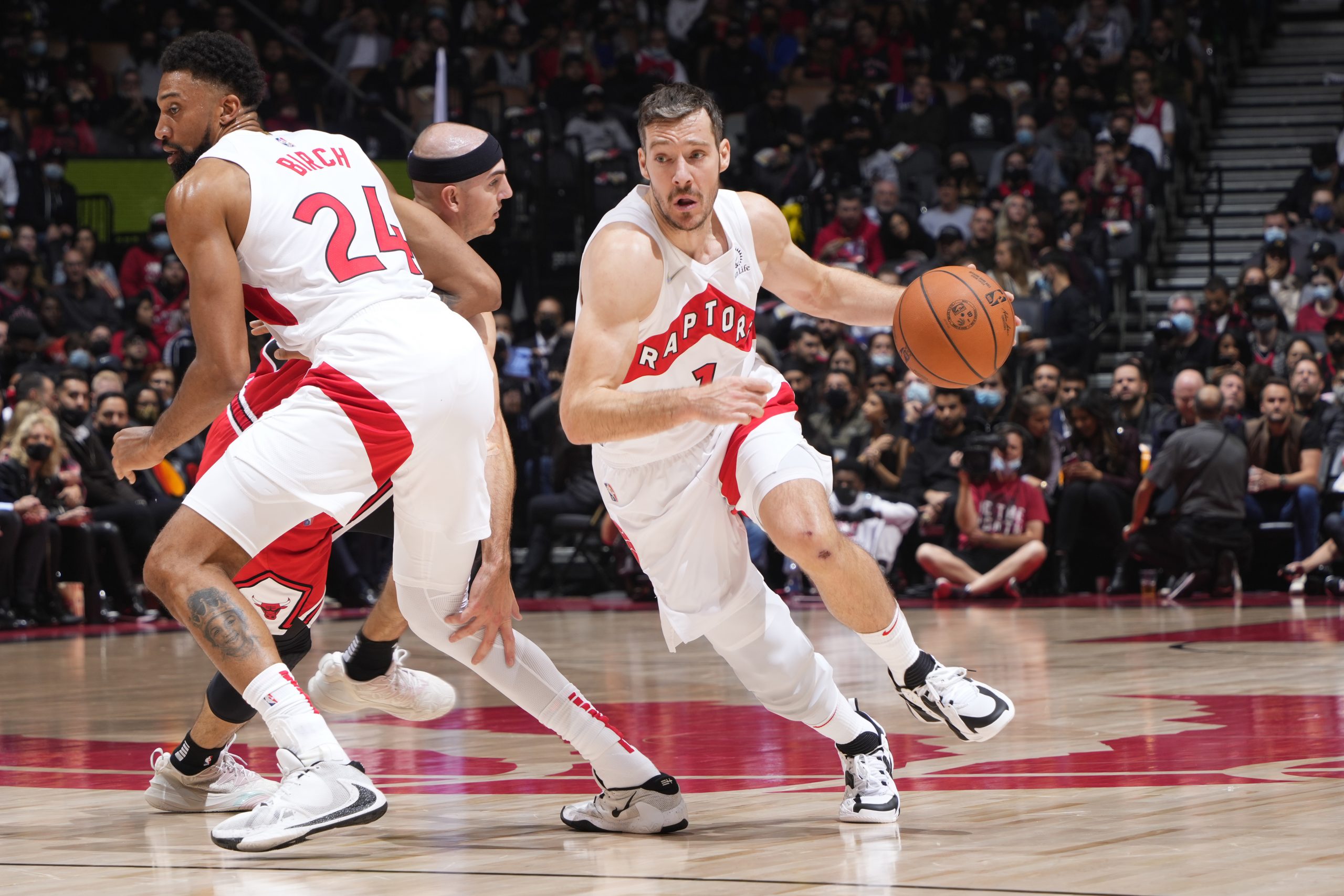 Goran Dragić Signs With Brooklyn Nets, Jevon Carter Released | SLAM
