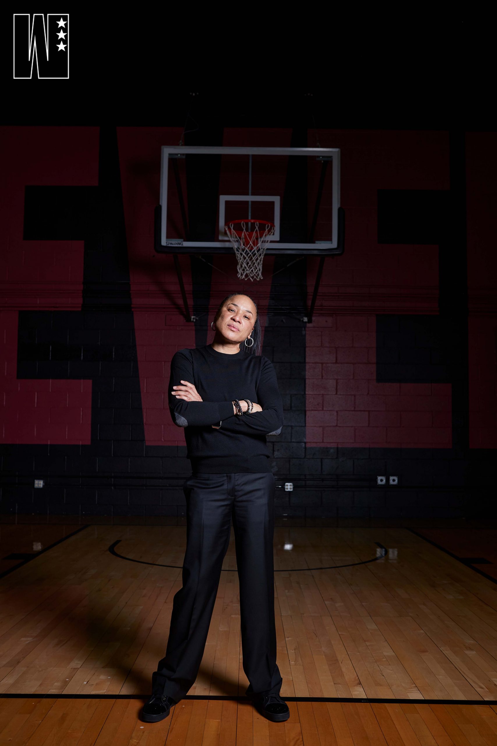 Family shelter residents meet Coach Dawn Staley - Columbia Star