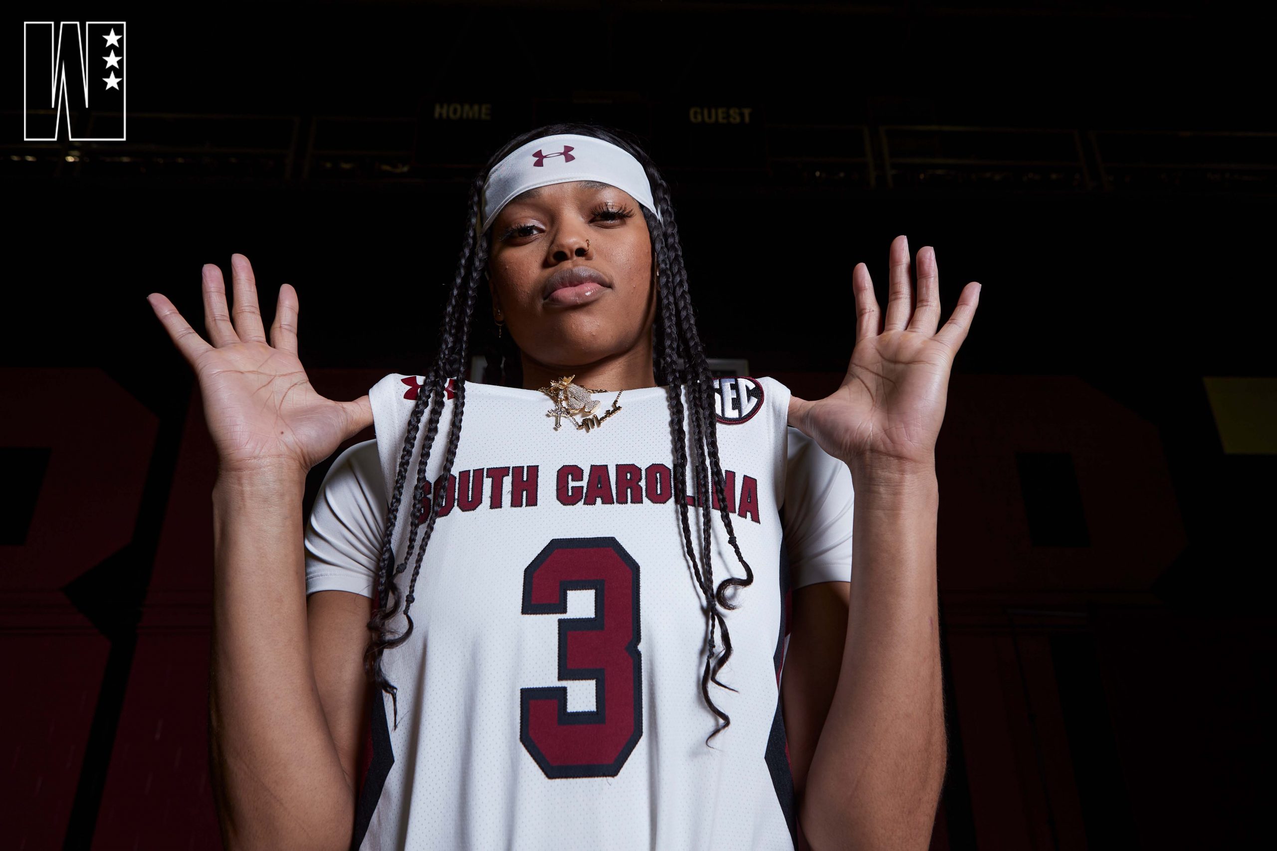 Family shelter residents meet Coach Dawn Staley - Columbia Star