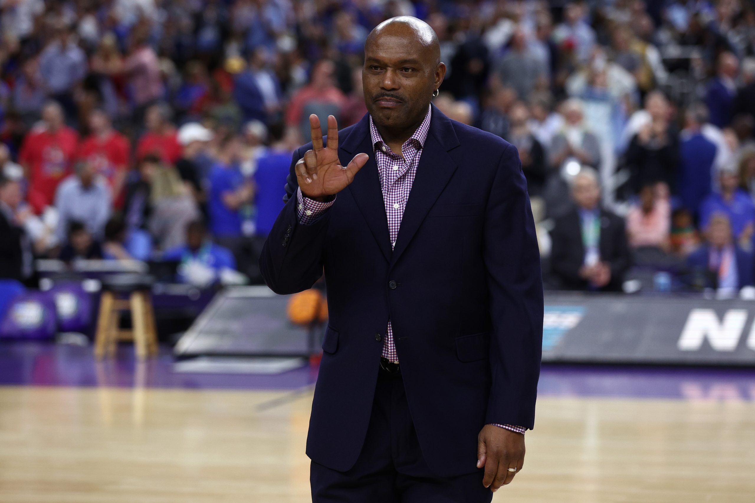 Tim Hardaway isn't going to beg for his call from the Naismith