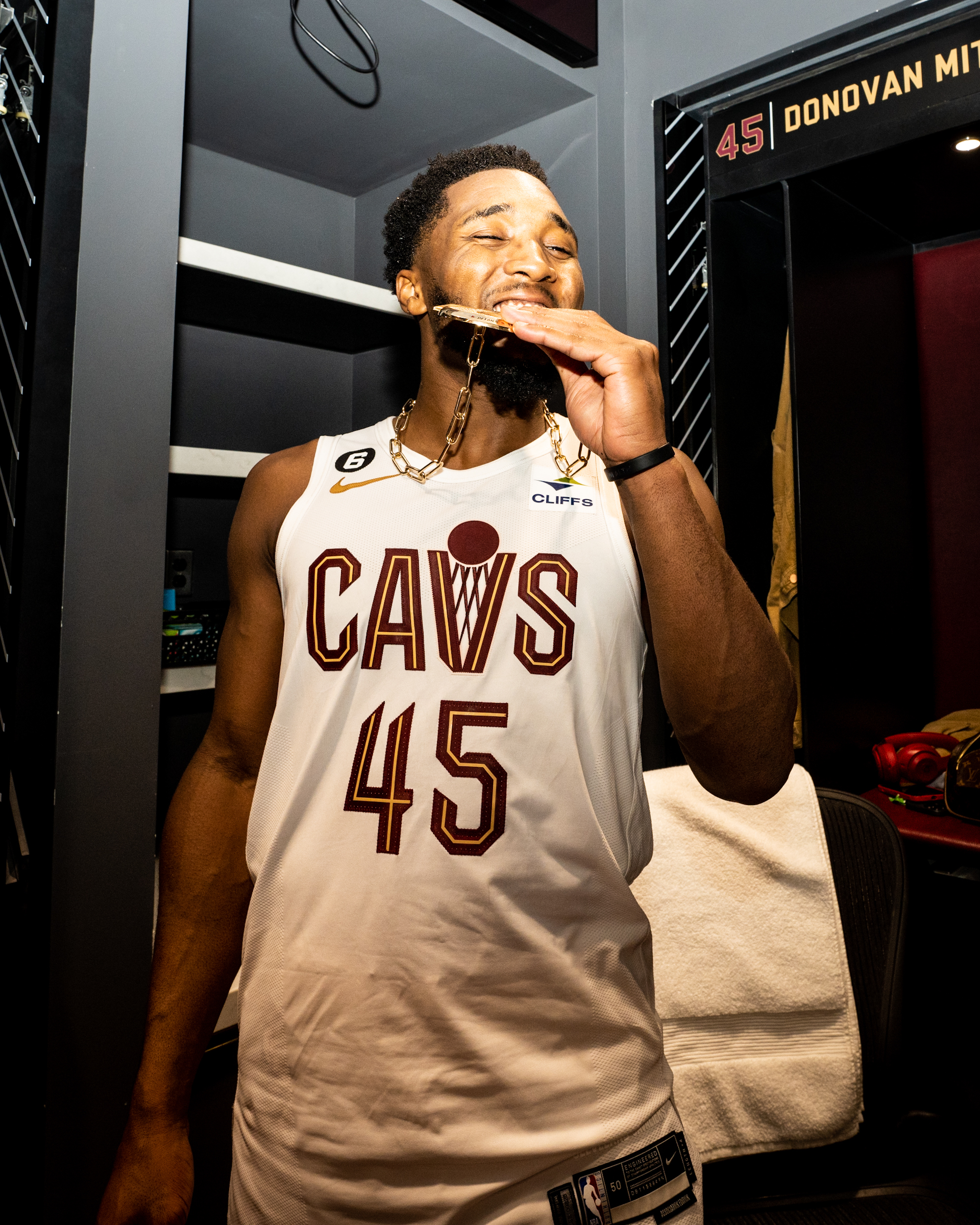 How the Cleveland Cavaliers Have Bought into the Underdog Mentality this Season with the Junkyard Dog Chain