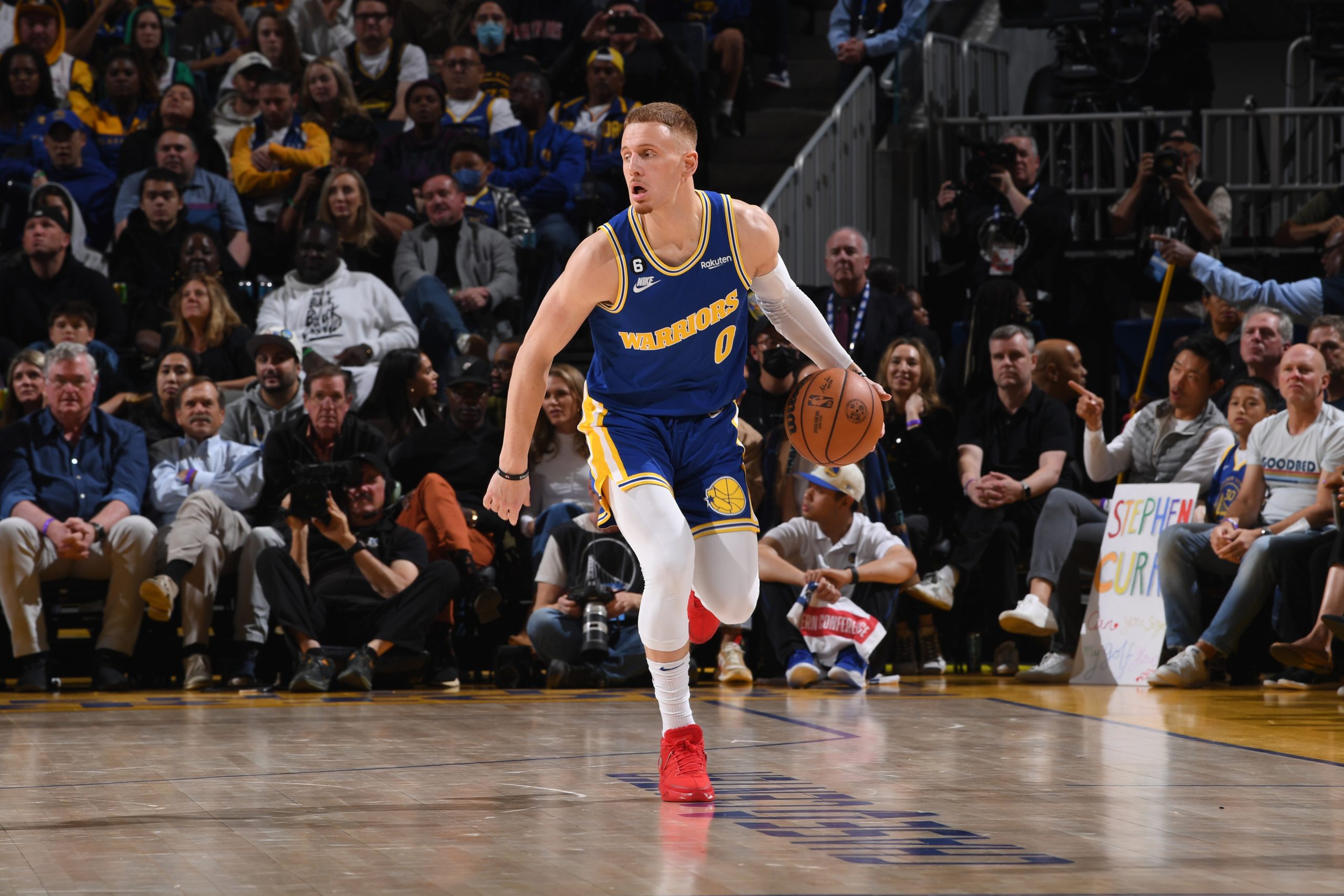 Donte DiVincenzo gets strong endorsement from Steph Curry - Newsday