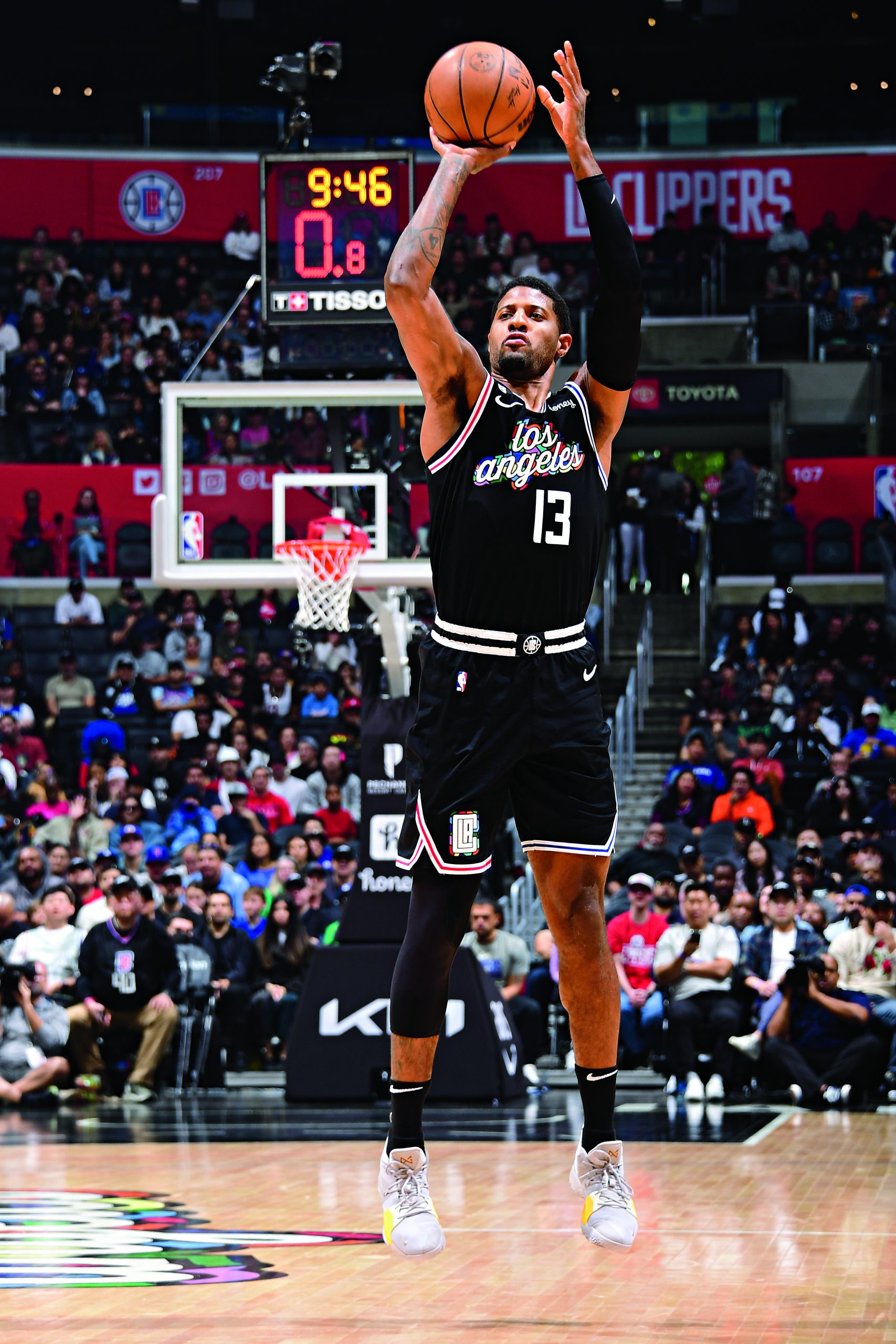 Paul George of the LA Clippers goes up for a slam dunk against the News  Photo - Getty Images